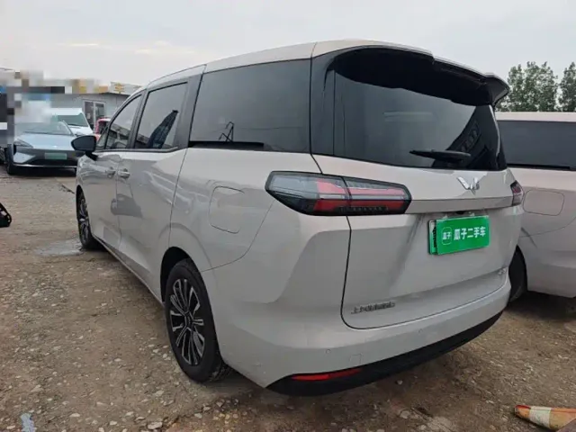 Wuling Starlight 730 — Фото автомобиля 4