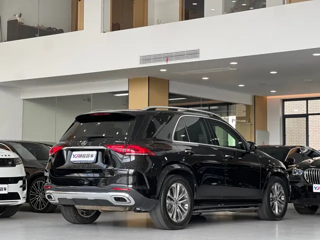 Mercedes-Benz GLE-Class — Фото автомобиля 3