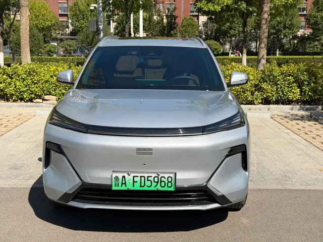 Geely Galaxy Starship 7 EM-i — Фото автомобиля 2