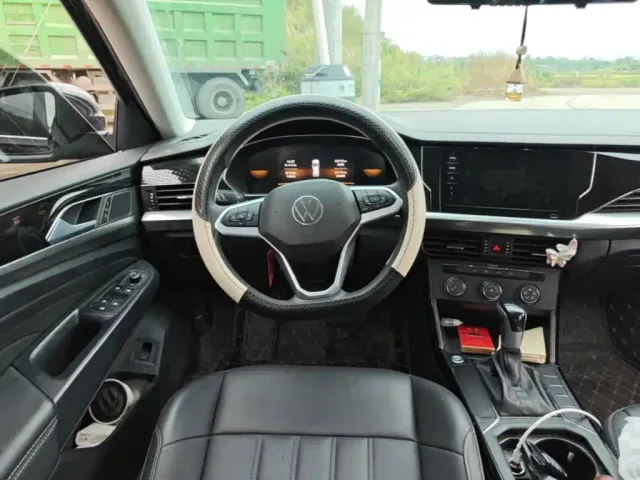 Volkswagen Passat — Фото автомобиля 10