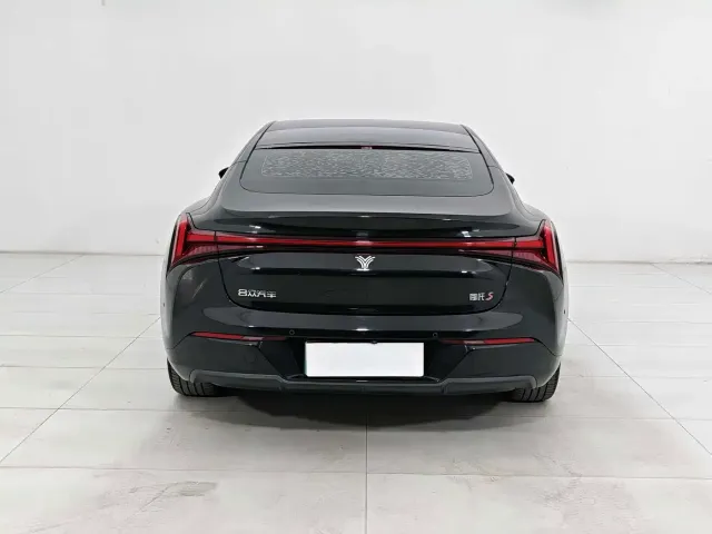 Nezha Auto Nezha S 2022 Model Extended Range 1160km RWD Medium Edition — Фото автомобиля 3