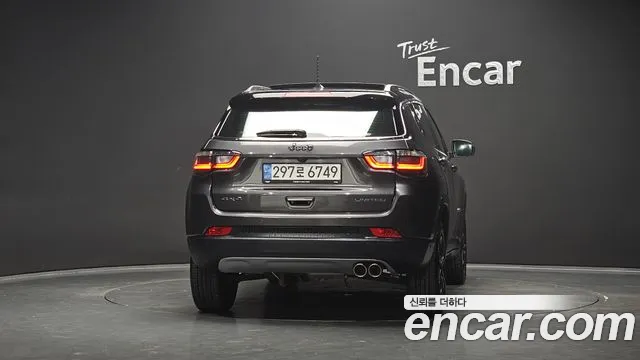 Jeep Compass — Фото автомобиля 4