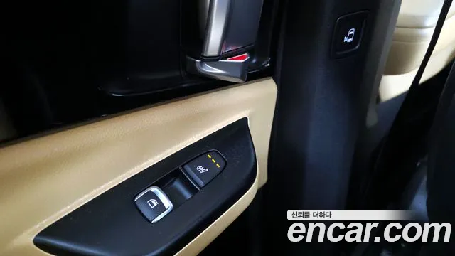 Kia Canival Carnival 4 поколение Бензин 9 мест Prestige — Фото автомобиля 19