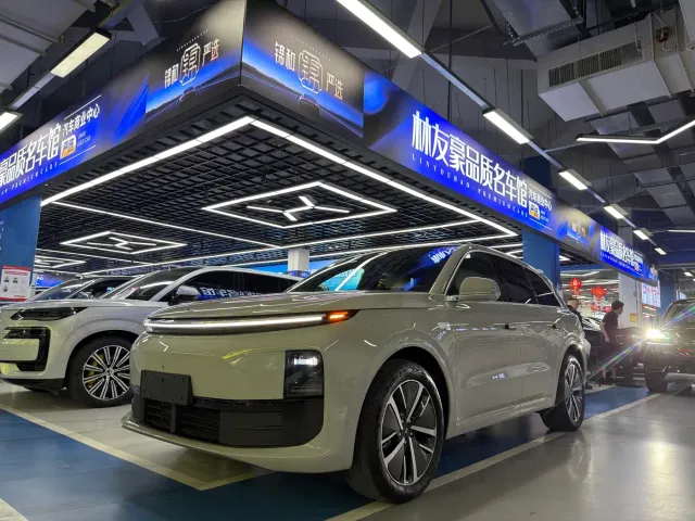 Фотография автомобиля — Li Auto L6
