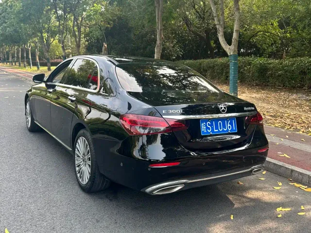 Mercedes-Benz E-Class — Фото автомобиля 9