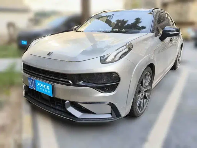 Фотография автомобиля — Lynk & Co 02 Hatchback