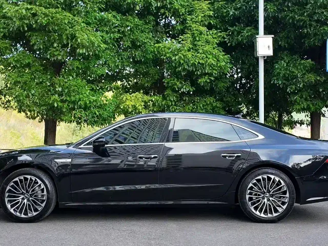 Audi A7L — Фото автомобиля 7