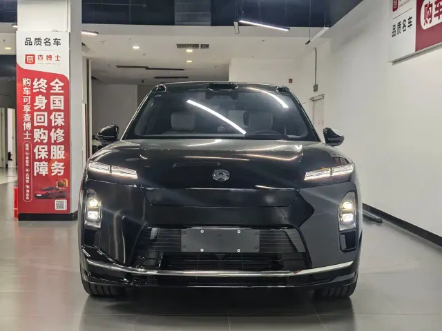 Nio ES8 — Фото автомобиля 2