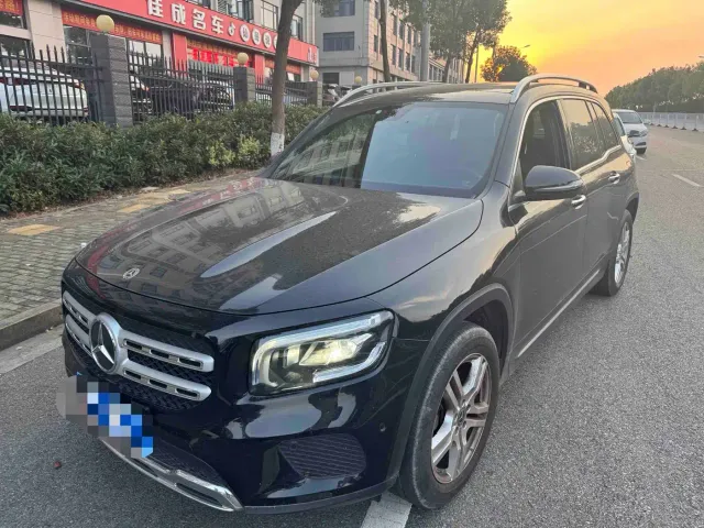 Фотография автомобиля — Mercedes-Benz GLB-Class
