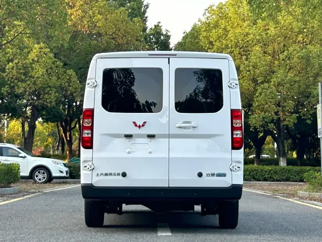 Wuling Yangguang — Фото автомобиля 17