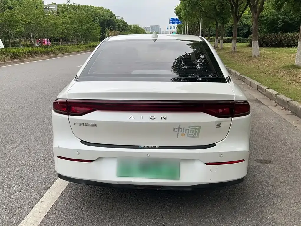 Aion AION S 2022 Mei 580 Pio — Фото автомобиля 3