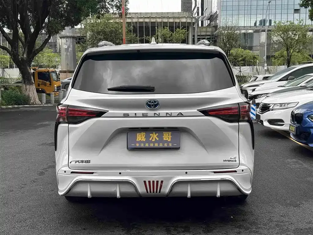 Toyota Toyota Sienna 2021 2.5L Hybrid Comfort Edition — Фото автомобиля 5