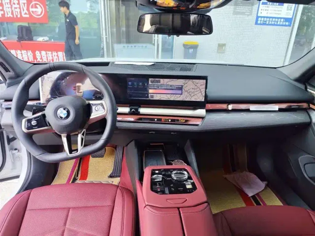 BMW 5 Series — Фото автомобиля 6