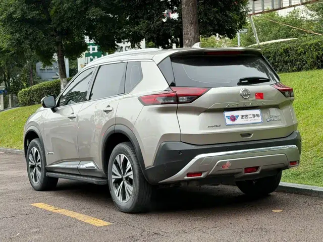 Nissan X-Trail — Фото автомобиля 4