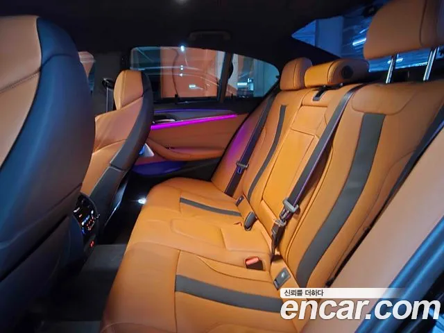 BMW M5 — Фото автомобиля 8