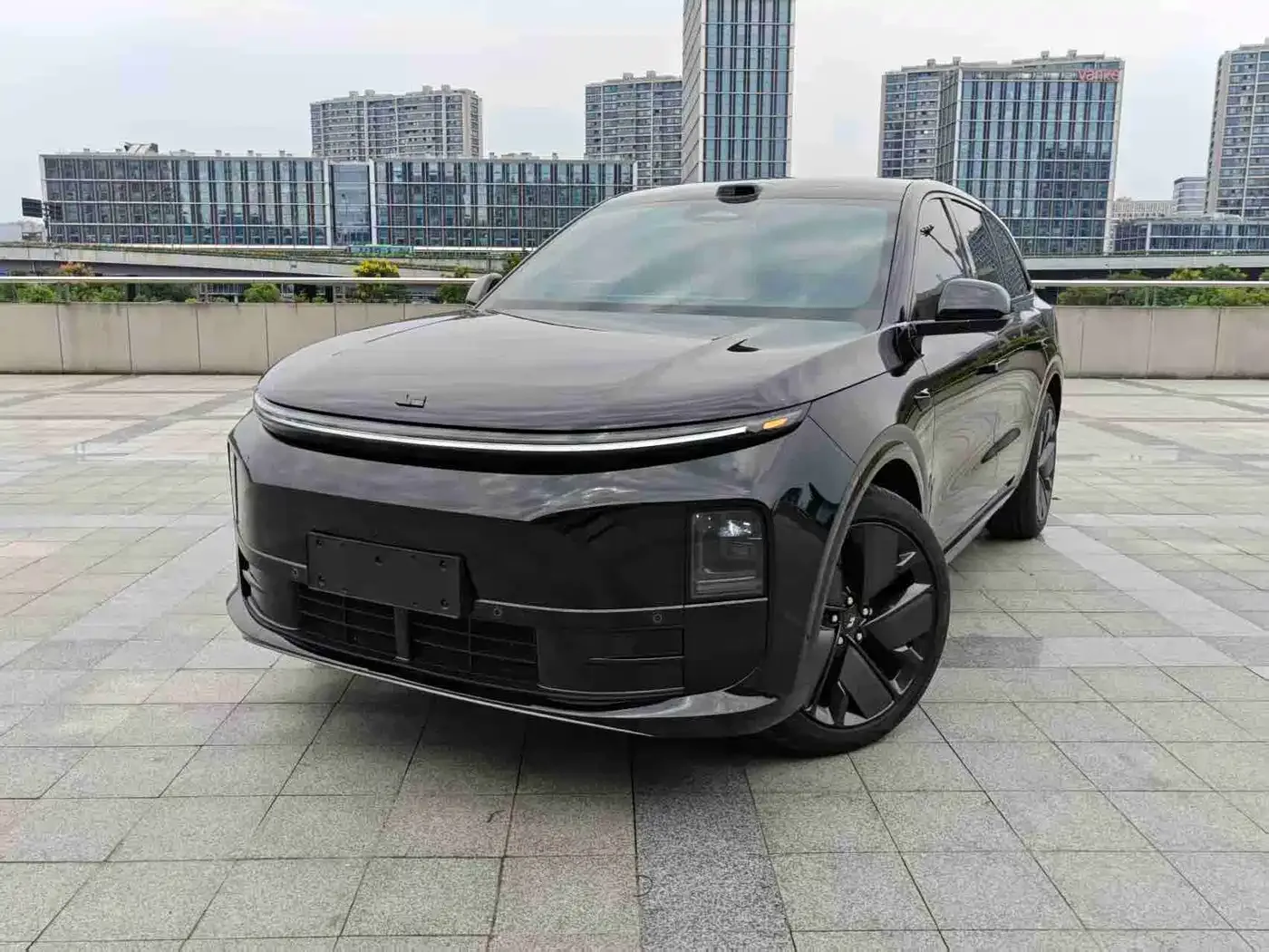 Li Auto Li Auto L6 2025 Max Smart Renewal Edition — Фото автомобиля 2