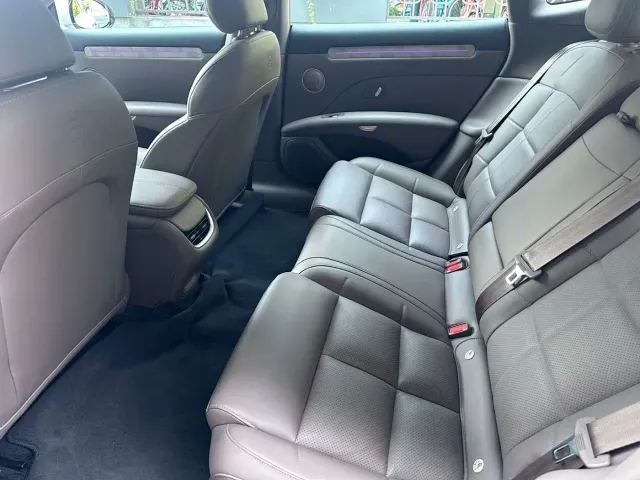 IM Motors L6 — Фото автомобиля 9