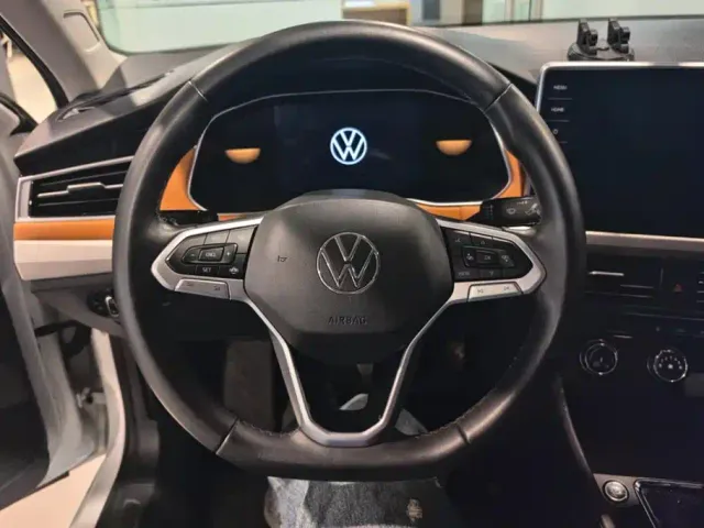 Volkswagen Bora — Фото автомобиля 15