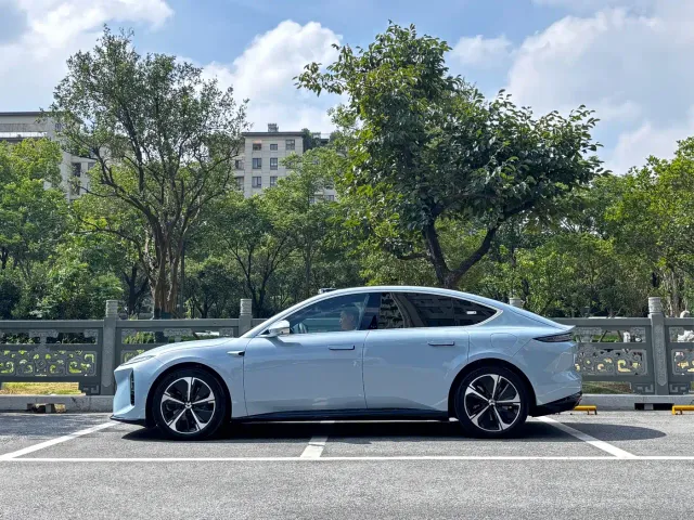 Nio ET5 — Фото автомобиля 3