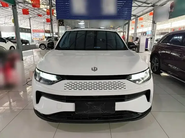 Leapmotor C11 — Фото автомобиля 2
