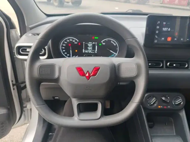 Wuling Hongguang — Фото автомобиля 10