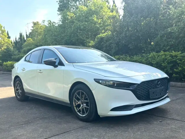 Mazda Axela — Фото автомобиля 2