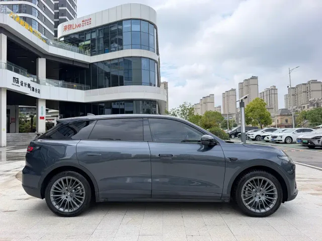 Leapmotor C11 — Фото автомобиля 4