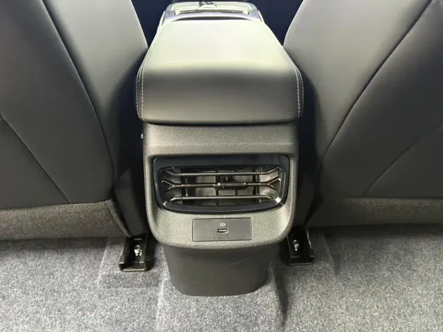 Dongfeng Fengshen L7 — Фото автомобиля 12