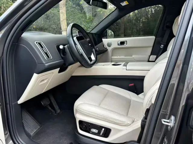 Li Auto L7 — Фото автомобиля 7