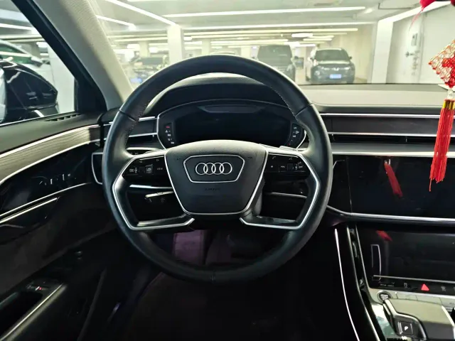 Audi A8 — Фото автомобиля 7