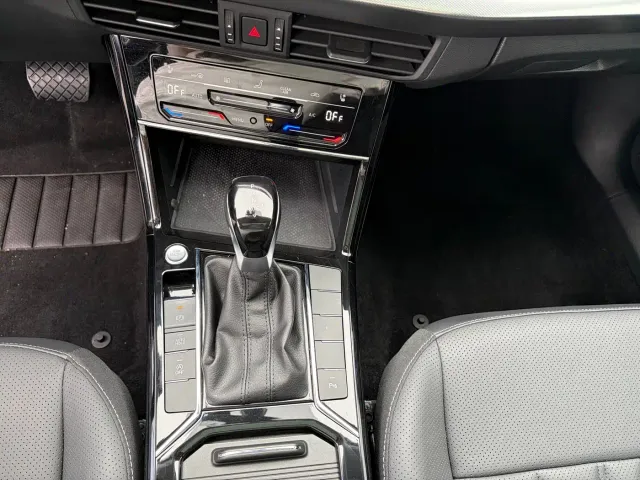 Volkswagen Passat — Фото автомобиля 7