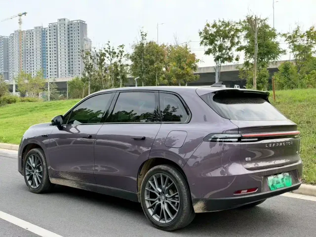 Leapmotor C10 — Фото автомобиля 9
