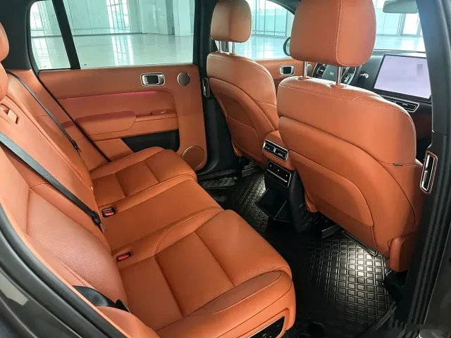 Li Auto L7 — Фото автомобиля 8