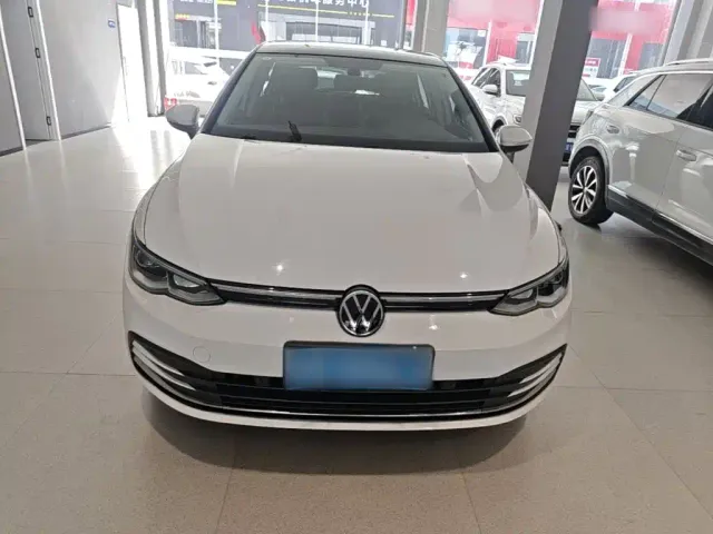 Volkswagen Golf — Фото автомобиля 2