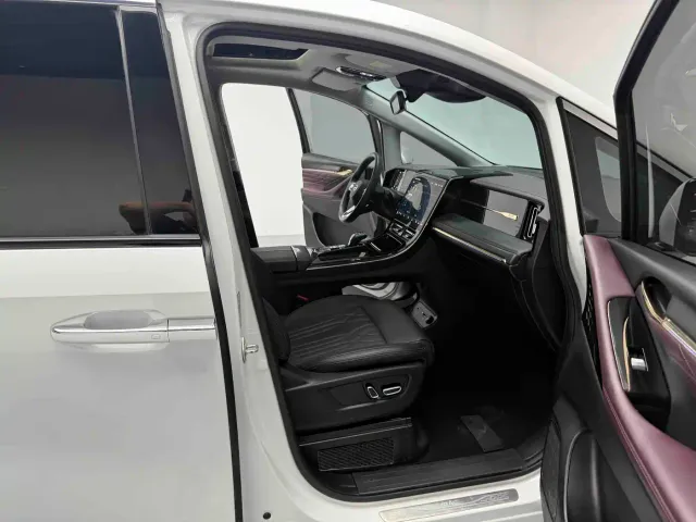 GAC Trumpchi M8 — Фото автомобиля 7