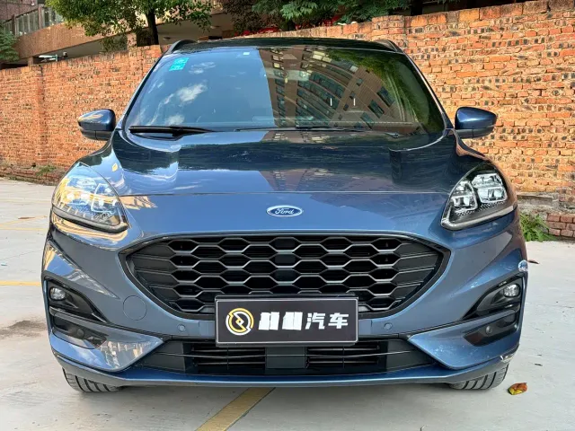 Ford Escape — Фото автомобиля 2