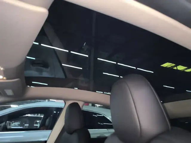 Tesla Model Y — Фото автомобиля 17