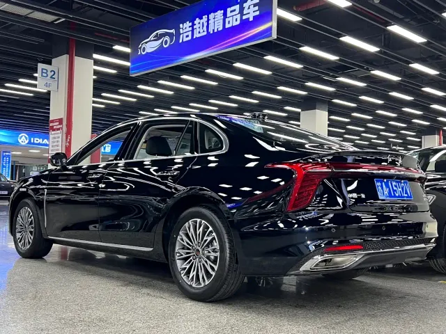Hongqi H5 — Фото автомобиля 12