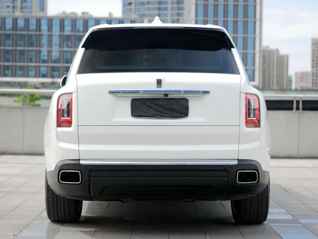 Rolls-Royce Cullinan — Фото автомобиля 8