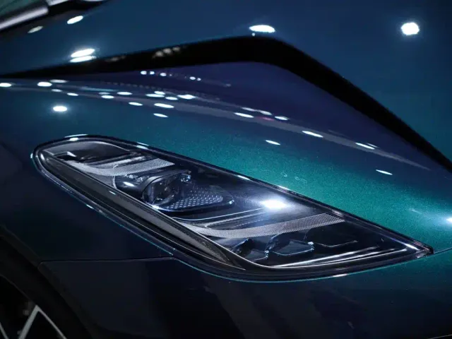Lotus Emira — Фото автомобиля 6