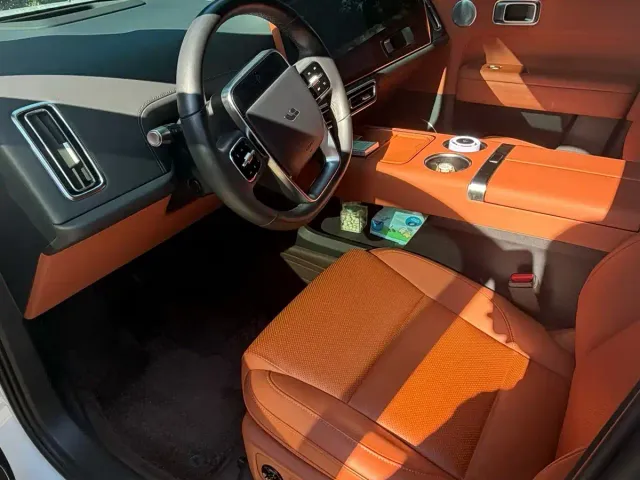 Li Auto L6 — Фото автомобиля 6