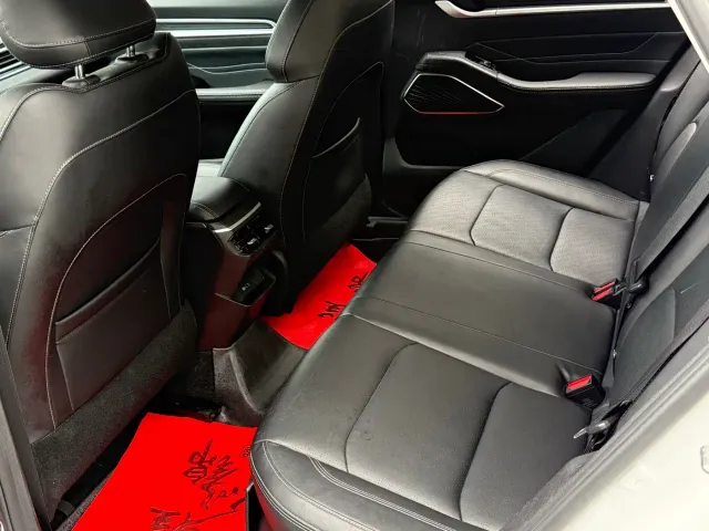 Geely Emgrand — Фото автомобиля 8