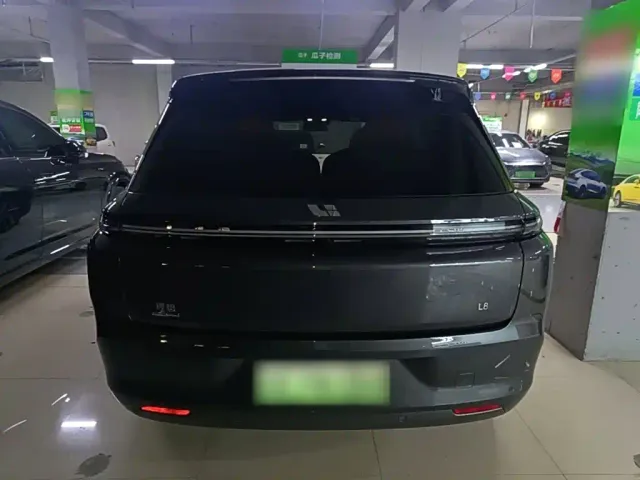 Li Auto L8 — Фото автомобиля 5