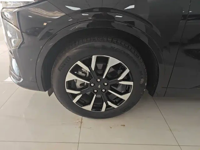 Ford Edge — Фото автомобиля 22