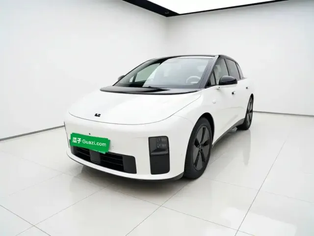 Фотография автомобиля — Li Auto i6