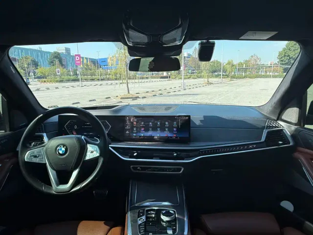 BMW X7 — Фото автомобиля 9