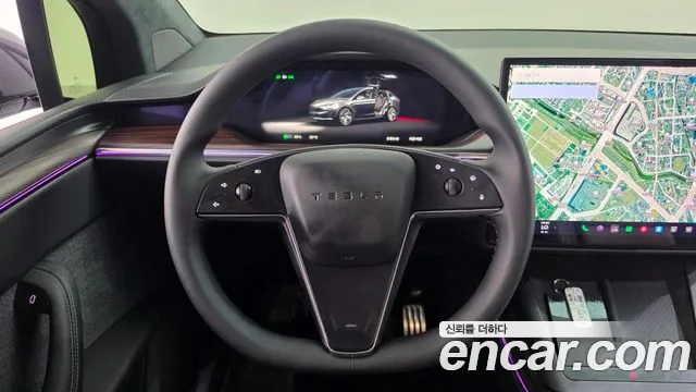 Tesla Model X — Фото автомобиля 14