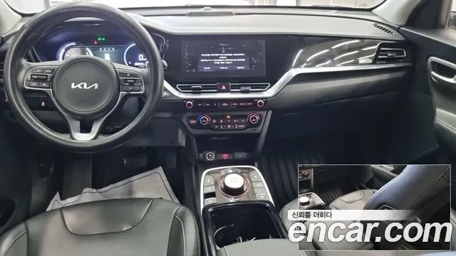 Kia Niro — Фото автомобиля 14