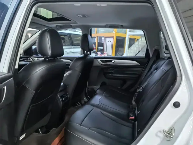 Haval M6 — Фото автомобиля 9