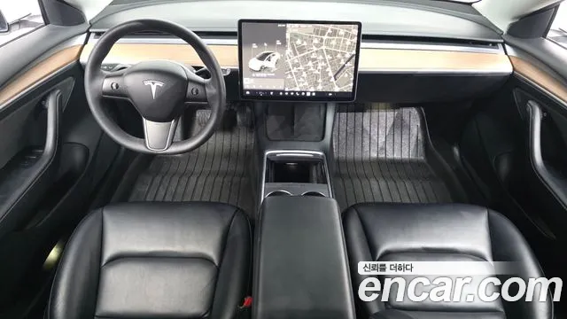 Tesla Model 3 — Фото автомобиля 7